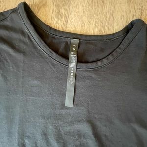 Lululemon tshirt